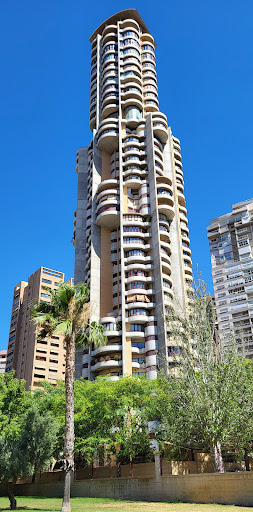 Foto de Edificio Neguri Gane en Av. del Municipi